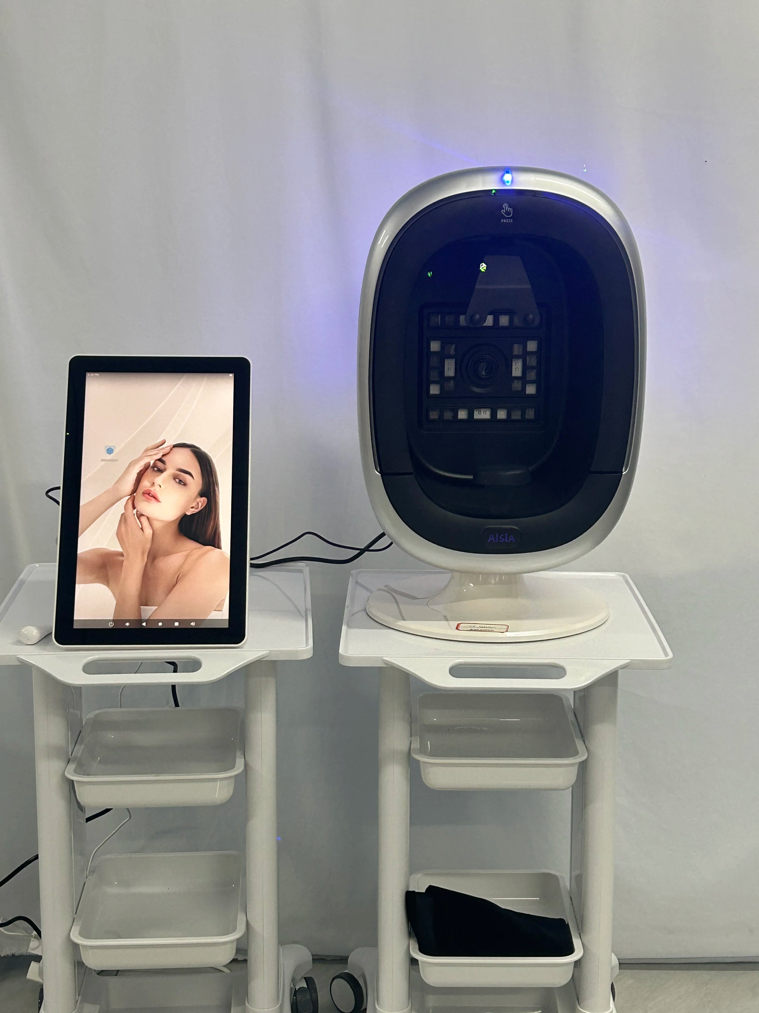 Facial Skin Analysis Machine 15.6inch 12 Million PX Dual Hd Camera AI Technology Three Light To Analyzei Precise Analysis Result